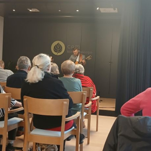 Na scenie Daniel Zakościelny.jpg