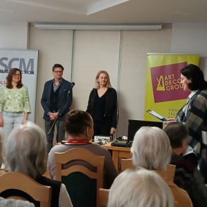 Pani Dyrektor DPS Pracownika Oświaty wita Prowadzących.jpg