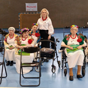 Zespół w oczekiwaniu na występ.jpg