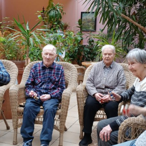 Mieszkańcy grają na instrumentach.jpg