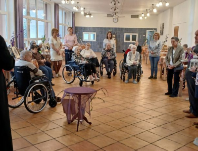 Uczestnicy Drogi Krzyżowej