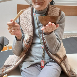 Mieszkanka z dźwiękową miseczką.jpg