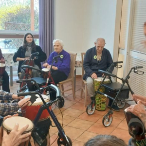 spotkanie w grupie bębniarskiej.jpg